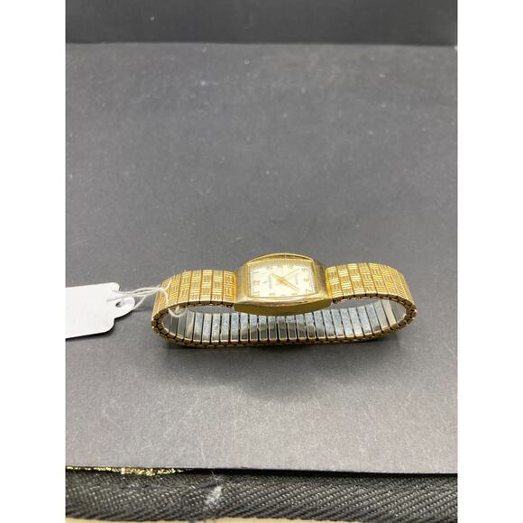 Peugeot 418 Gold Tone Quartz Analog Watch Stainless Steel Stretch Band Size 6" - Picture 5 of 14